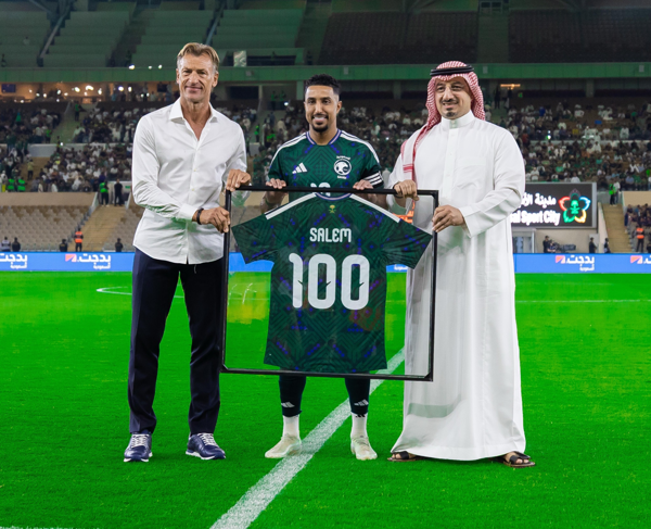 Algerian Team Defeats Saudi Arabia in Friendly Match